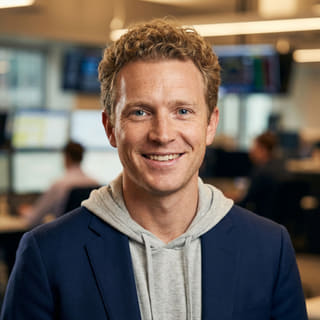 Ryan Brooks, analista principal de trading en Rayo Fondivo, en una imagen de perfil